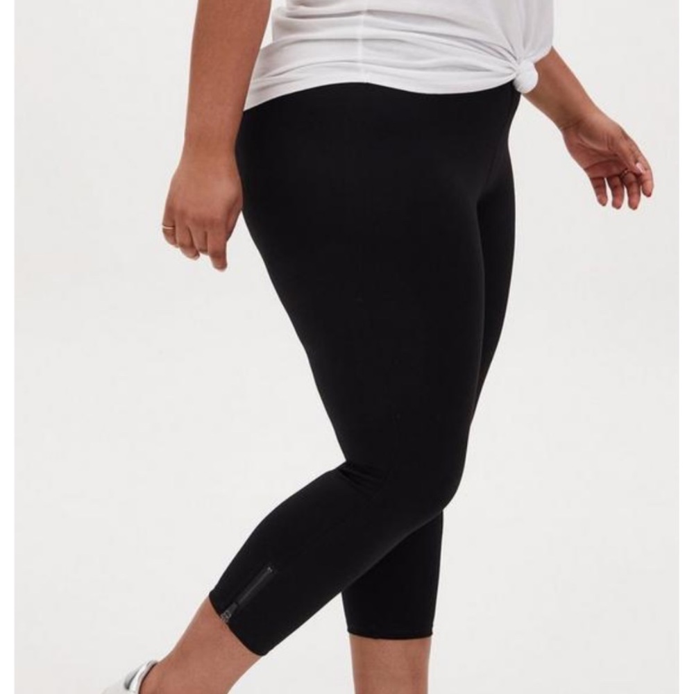 Torrid Crop Ponte Side Zip Platinum Legging 3X